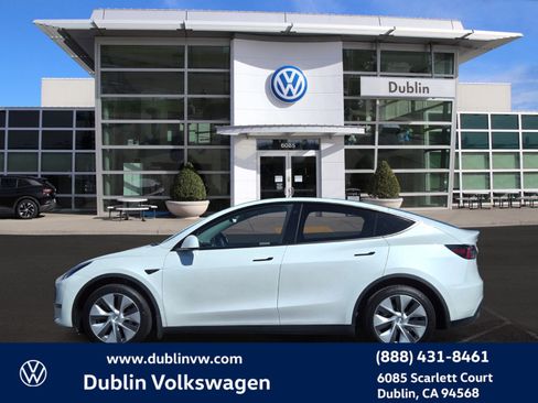 Used 2023 Tesla Model Y Long Range image 7