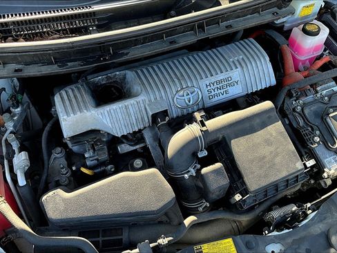 Used 2014 Toyota Prius Four image 28