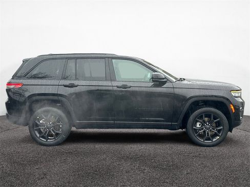 New 2025 Jeep Grand Cherokee Limited w/ Trailer Tow Package image 6