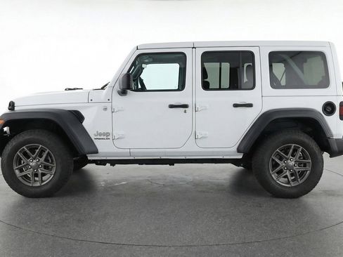 Used 2025 Jeep Wrangler Sport S image 5