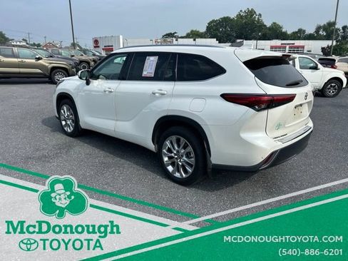 Used 2020 Toyota Highlander Limited AWD/4WD image 2