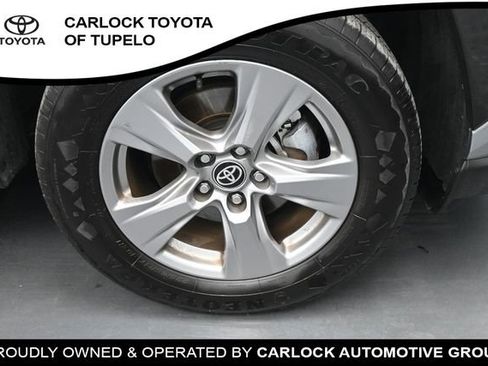 Used 2025 Toyota RAV4 XLE FWD image 40