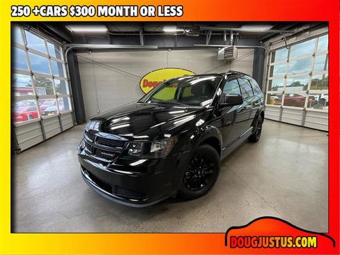 Used 2020 Dodge Journey SE w/ SE Popular Equipment Group FWD image 1