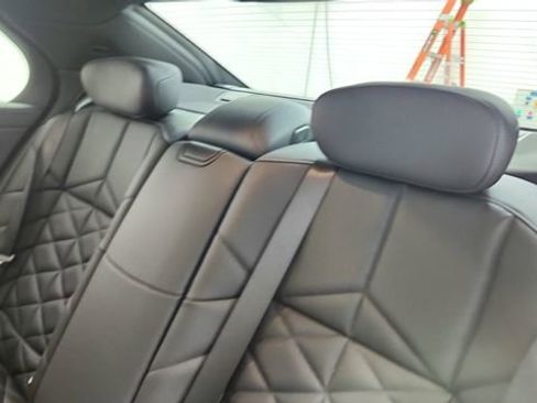 Used 2025 BMW 740i image 31