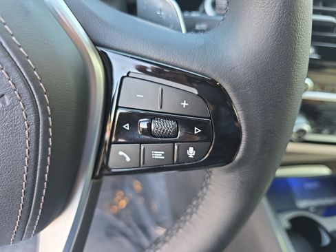 Used 2023 BMW 540i w/ Premium Package image 33