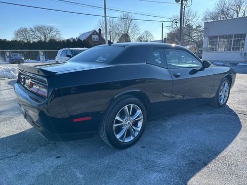 Used 2019 Dodge Challenger SXT w/ Plus Package image 5
