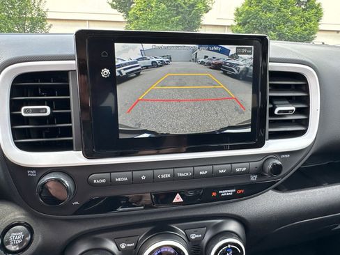 New 2025 Hyundai Venue Limited image 19