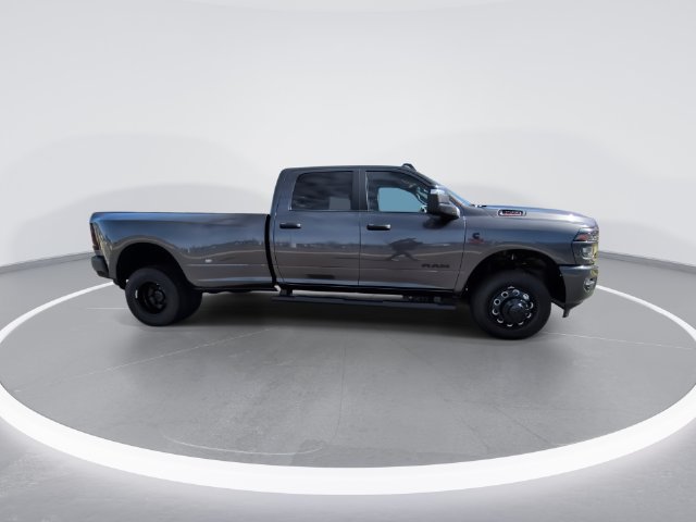 New 2026 RAM 3500 Big Horn AWD/4WD image 9