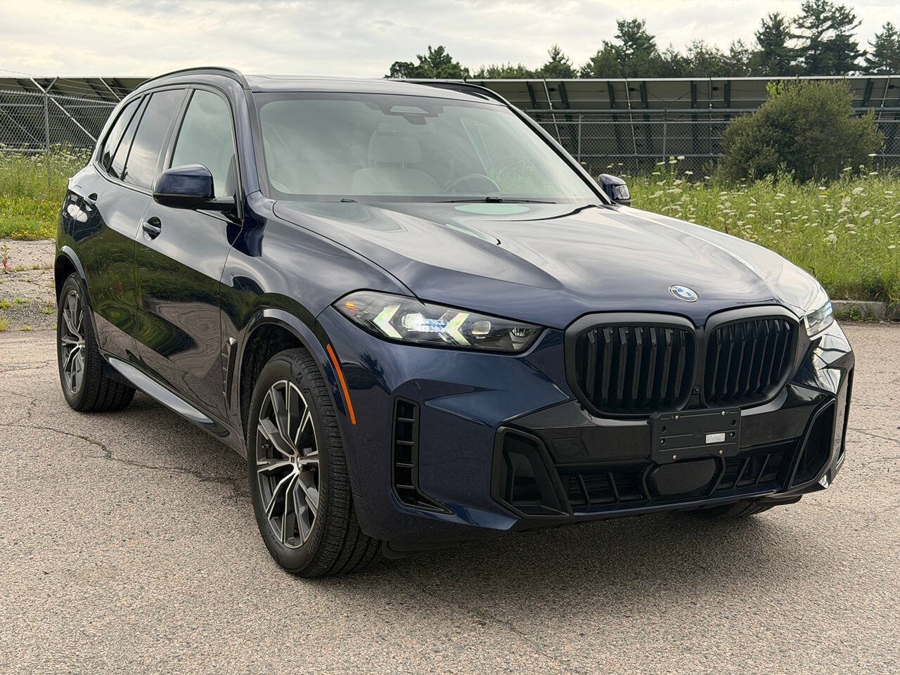 Used 2025 BMW X5 xDrive40i w/ M Sport Package AWD/4WD image 7