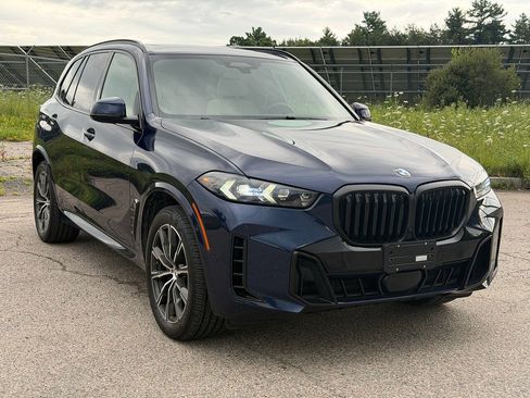 Used 2025 BMW X5 xDrive40i w/ M Sport Package AWD/4WD image 7