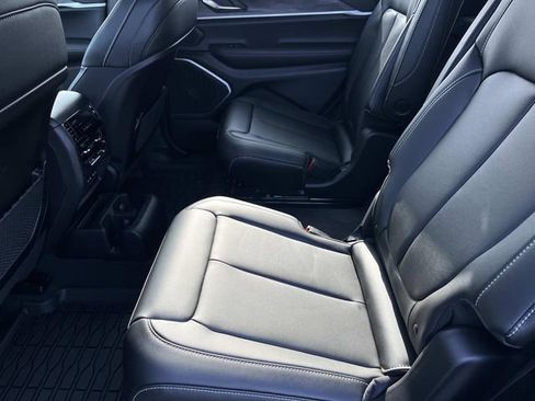 New 2026 Jeep Grand Cherokee L Limited image 19