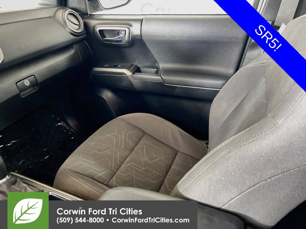 Used 2017 Toyota Tacoma SR5 AWD/4WD image 27