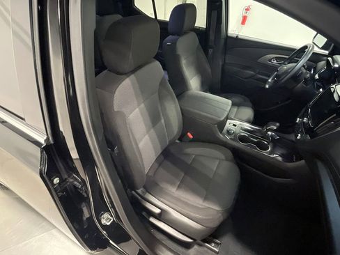 Used 2023 Chevrolet Traverse LT image 29