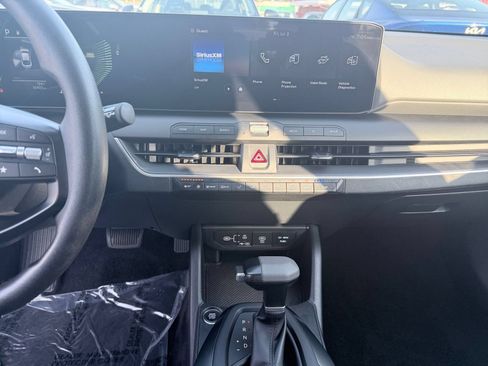 Used 2025 Kia K4 FWD image 16