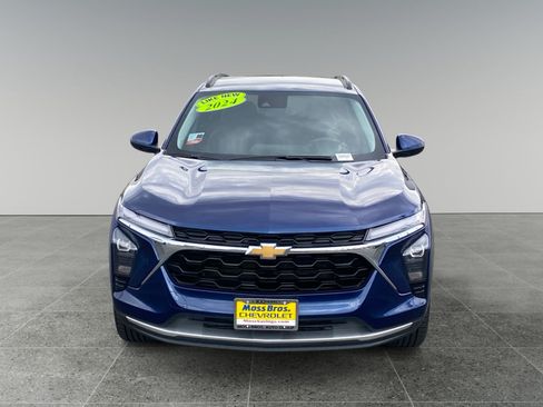 Used 2024 Chevrolet Trax LT FWD image 8