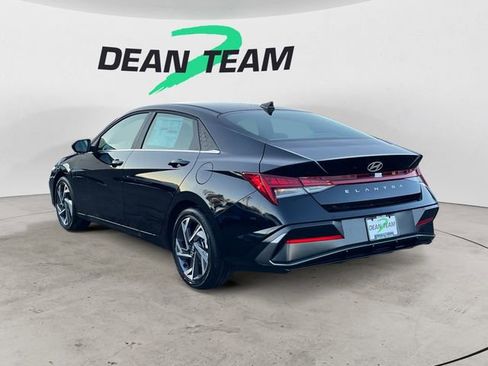 Certified 2025 Hyundai Elantra SEL w/ Cargo Package image 6