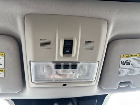 Used 2015 Land Rover LR4 HSE LUX image 23