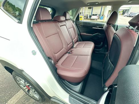 Certified 2023 Kia Seltos SX w/ SX Sunroof Package AWD/4WD image 28
