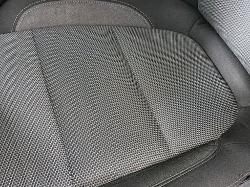 Used 2022 Chevrolet Traverse LT FWD image 15