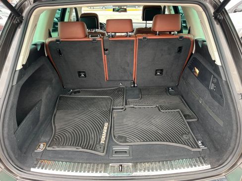 Used 2015 Volkswagen Touareg TDI image 15