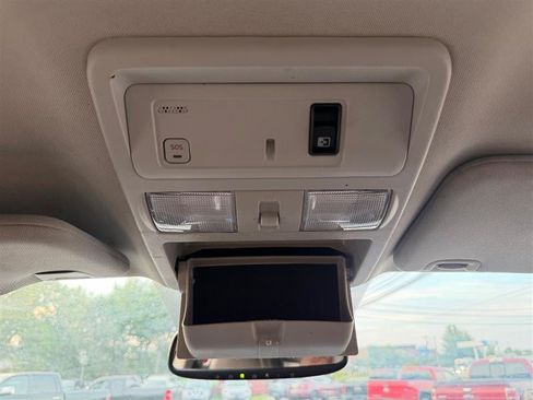 Used 2016 Nissan Titan SL AWD/4WD image 32