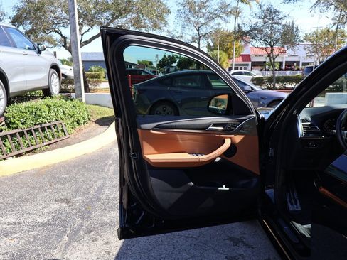 Used 2023 BMW X3 M40i w/ Premium Package image 25
