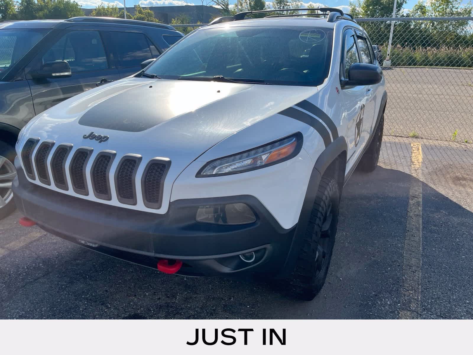 Used 2017 Jeep Cherokee Trailhawk w/ Comfort & Convenience Group AWD/4WD image 1