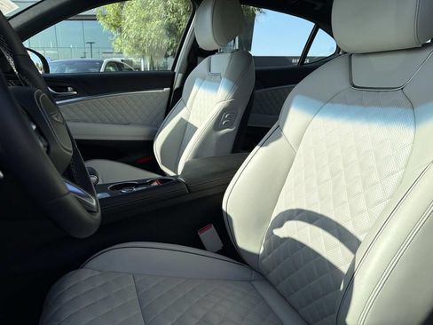 Certified 2025 Genesis G70 3.3T Advanced w/ Sport Prestige Package RWD image 20