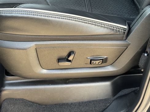 Used 2025 RAM 2500 Laramie AWD/4WD image 24