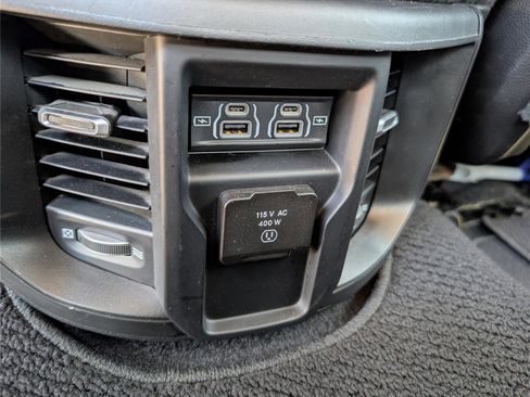 Used 2024 RAM 2500 Laramie AWD/4WD image 17