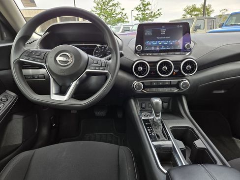 Used 2024 Nissan Sentra SV FWD image 17