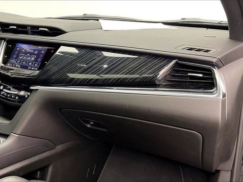Used 2025 Cadillac XT6 Premium Luxury image 15