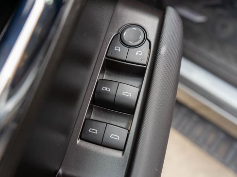 Used 2024 Chevrolet Colorado Z71 image 16