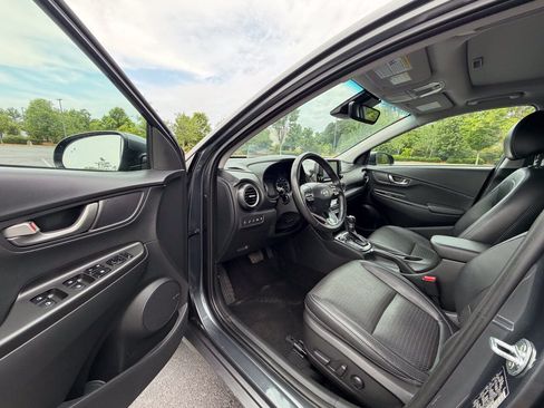 Used 2021 Hyundai Kona Ultimate FWD image 12