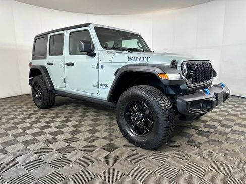 Used 2024 Jeep Wrangler Unlimited image 2