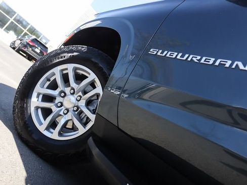 Used 2021 Chevrolet Suburban LT w/ Luxury Package image 69