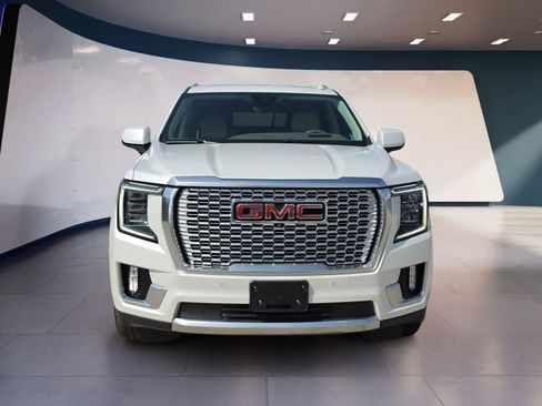 Used 2024 GMC Yukon Denali w/ Denali Reserve Package AWD/4WD image 8