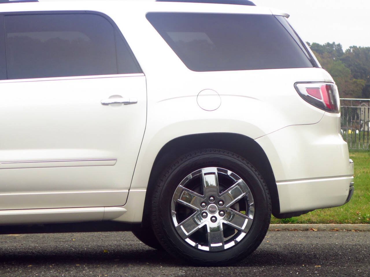 Used 2015 GMC Acadia Denali AWD/4WD image 32