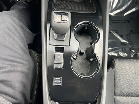 Used 2024 Nissan Rogue SV image 28