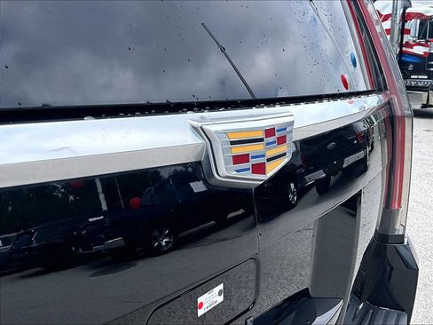 Used 2015 Cadillac Escalade Premium AWD/4WD image 9