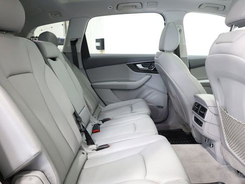 Used 2018 Audi Q7 3.0T Premium Plus w/ Premium Plus Package AWD/4WD image 24