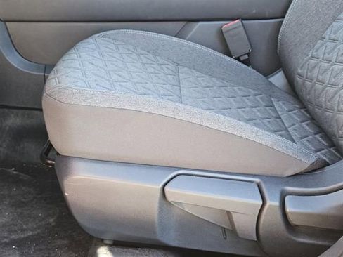 Used 2026 Nissan Kicks SV w/ SV Premium Package image 17