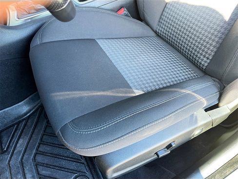 Used 2023 Dodge Charger R/T w/ Navigation & Travel Group image 19