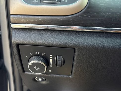 Used 2017 Jeep Grand Cherokee Limited RWD image 11