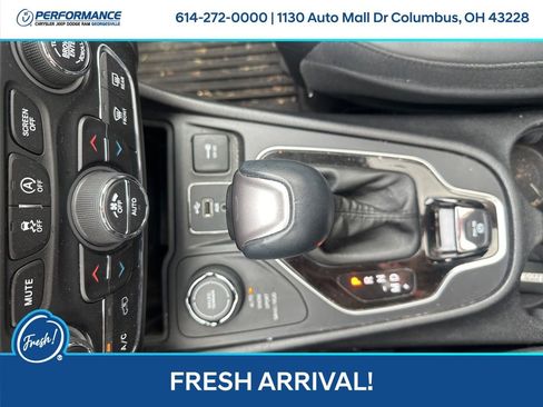 Used 2019 Jeep Cherokee Limited image 23