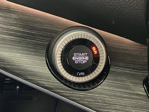 Used 2023 Jeep Wagoneer L Series III w/ Preferred Equipment Group image 52