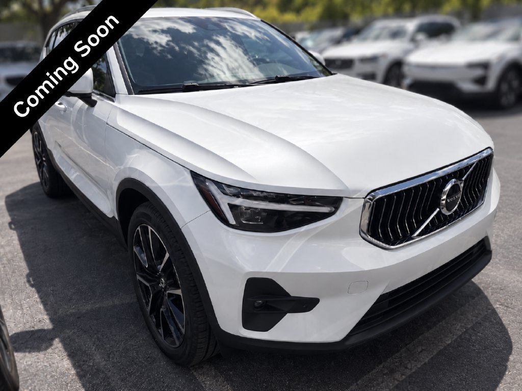 Certified 2024 Volvo XC40 B5 Ultimate w/ Protection Package Premier AWD/4WD image 4