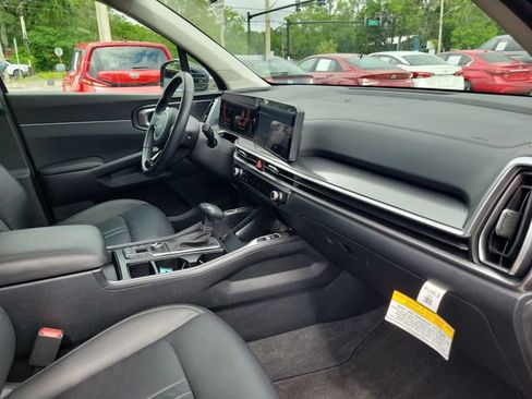 Used 2025 Kia Sorento S FWD image 35
