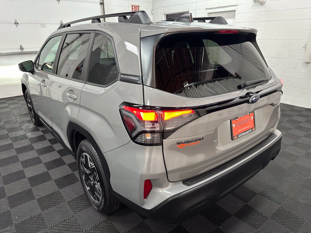 Used 2026 Subaru Forester Premium AWD/4WD image 8