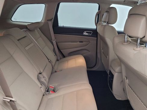 Used 2021 Jeep Grand Cherokee Laredo AWD/4WD image 19